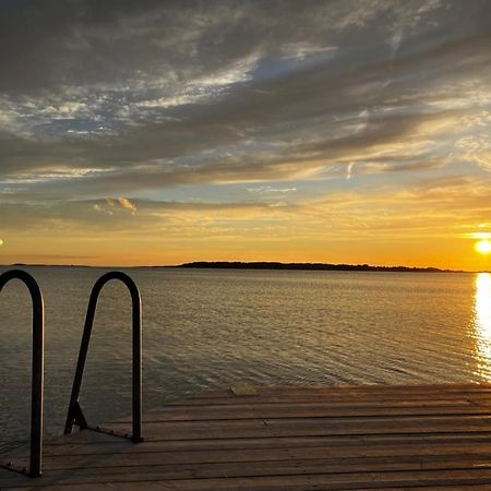 Vila Strandnaera Modernt Gaesthus Stravalla Exteriér fotografie