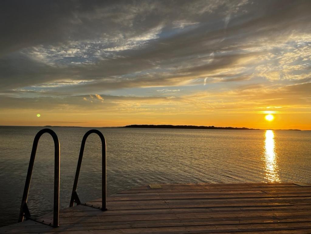 Vila Strandnaera Modernt Gaesthus Stravalla Exteriér fotografie